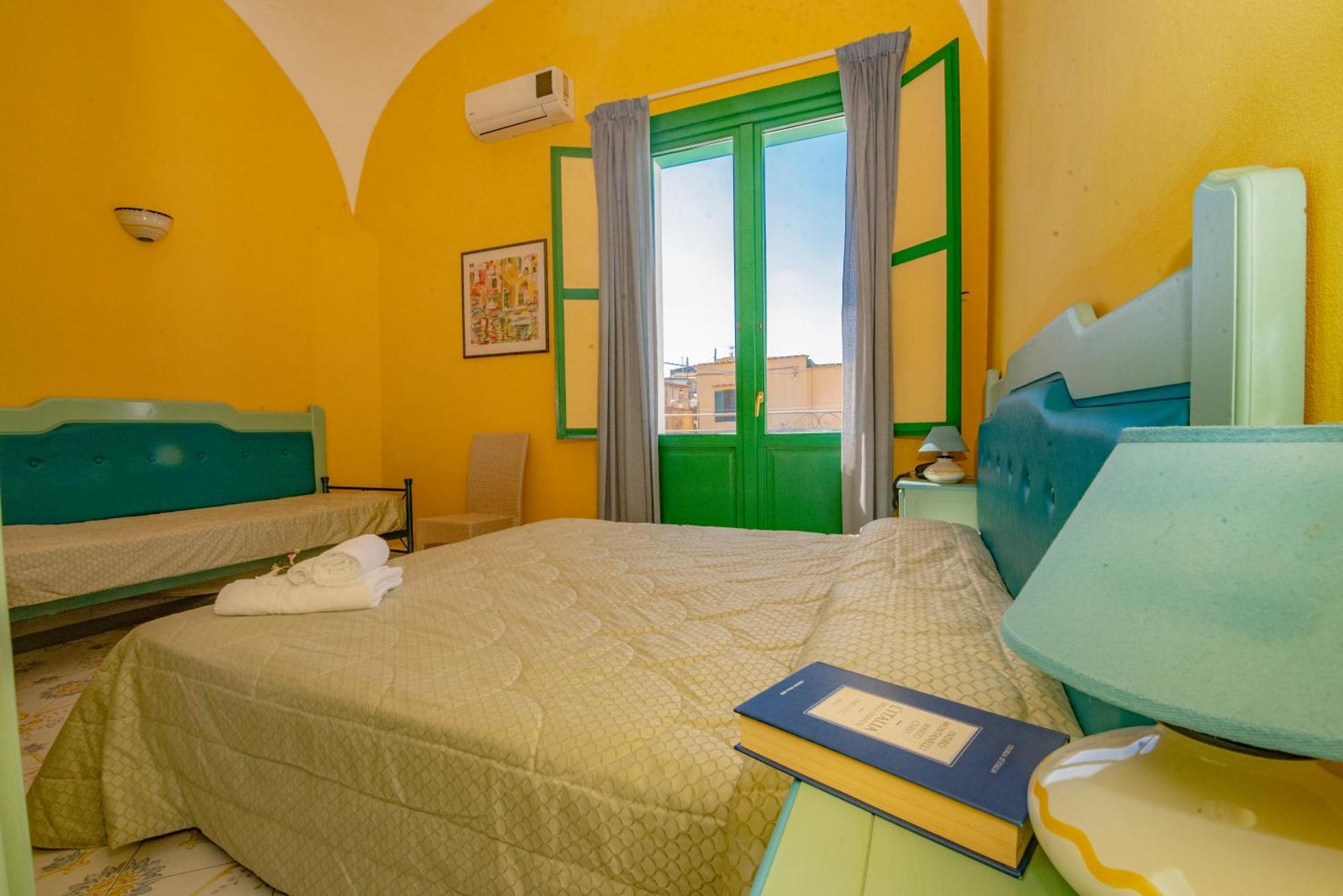 Hotel Savoia Прочида Экстерьер фото
