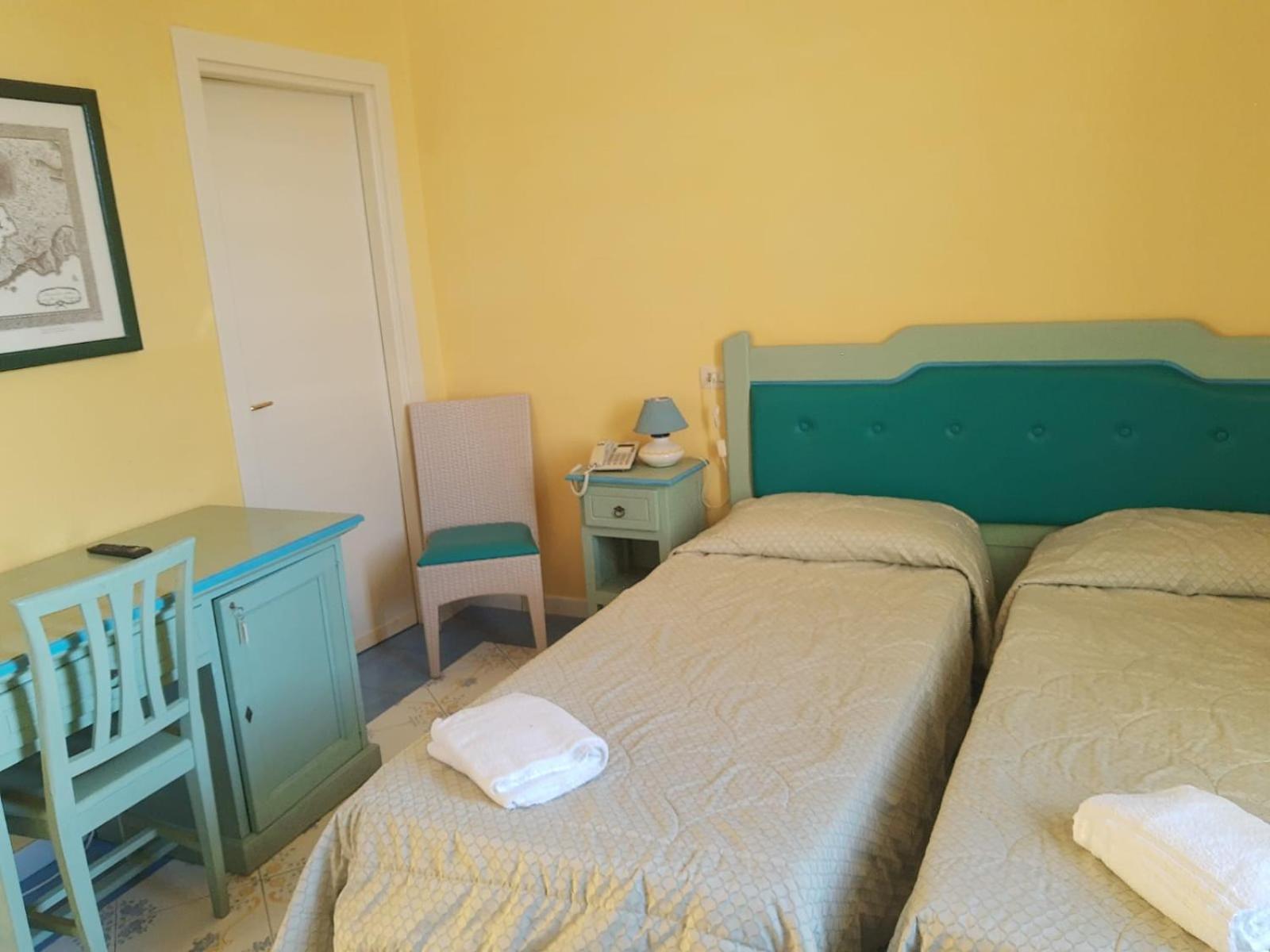 Hotel Savoia Прочида Экстерьер фото
